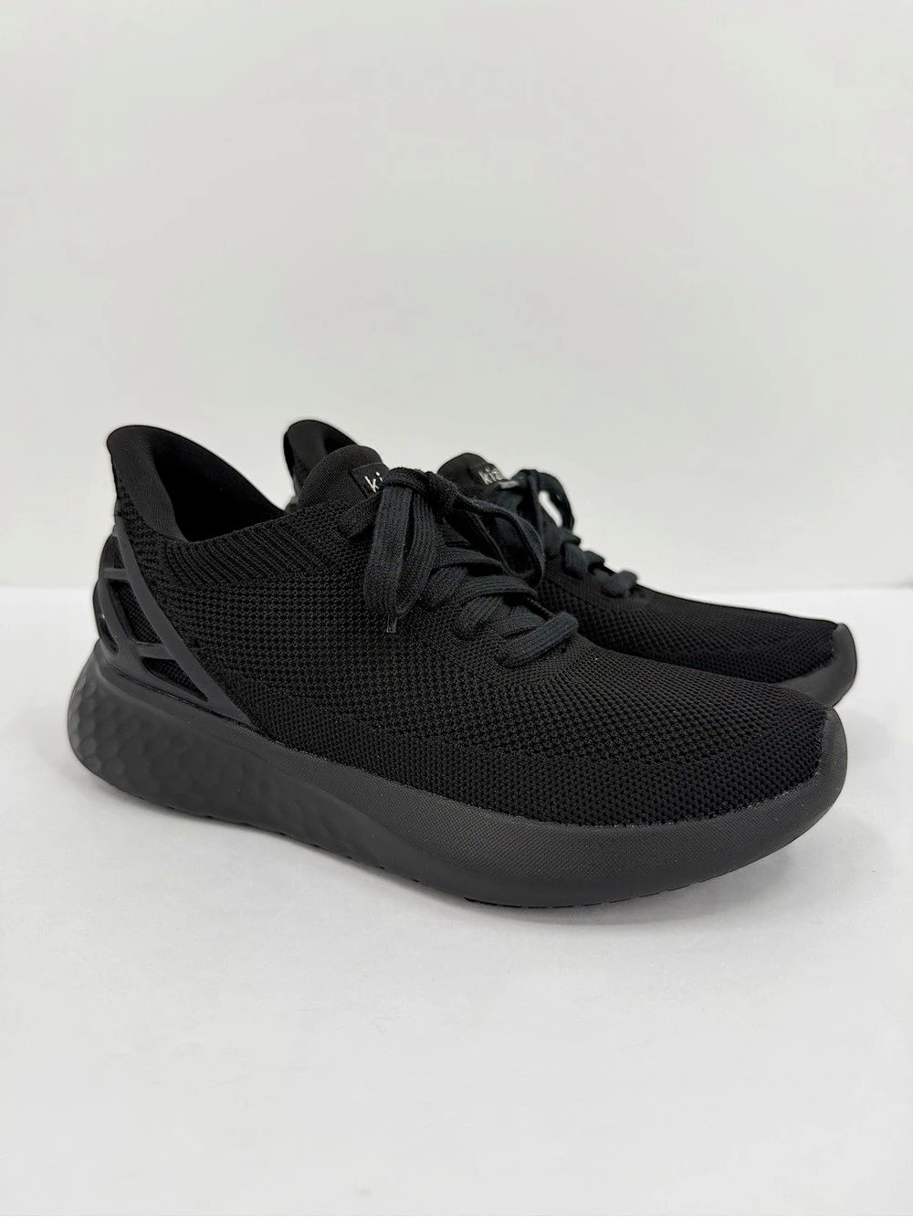 Kizik Athens Blackout Hands-Free Sneakers Size 6 Women's